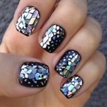 Дизайн ногтей "Битое стекло"